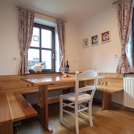 Pritlicni Apartma Hribovc Z Atrijem クランスカゴーラ エクステリア 写真
