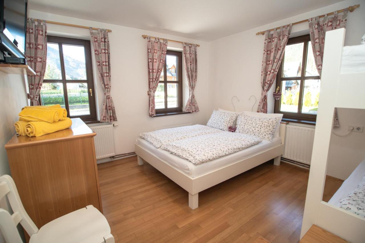 Pritlicni Apartma Hribovc Z Atrijem クランスカゴーラ エクステリア 写真