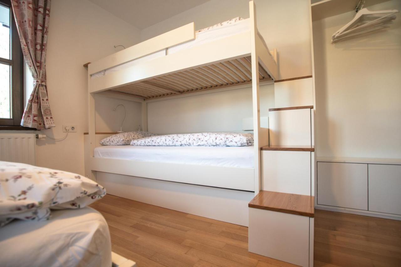 Pritlicni Apartma Hribovc Z Atrijem クランスカゴーラ エクステリア 写真